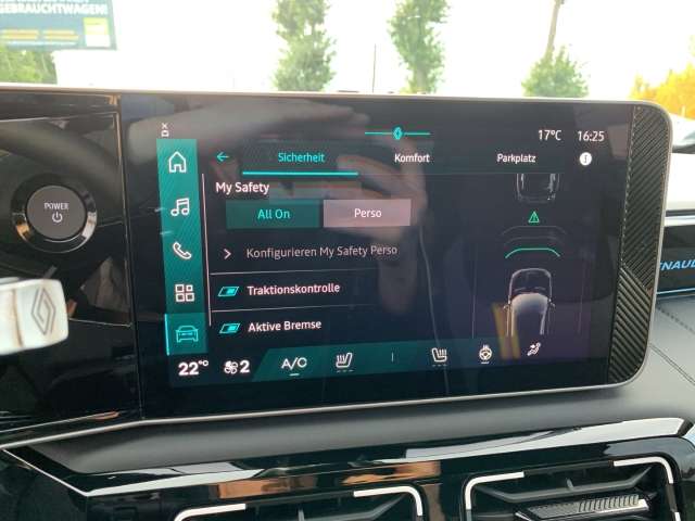 Fahrzeugbild eines Renault 4 E-TECH