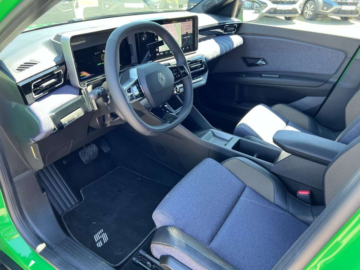 Fahrzeugbild eines Renault 5 E-TECH