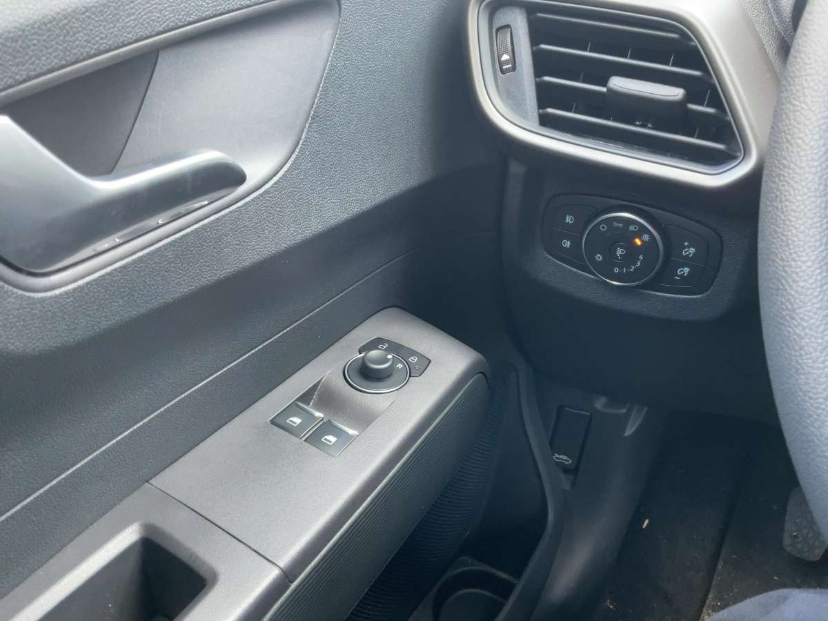 Fahrzeugbild eines Ford Transit Courier