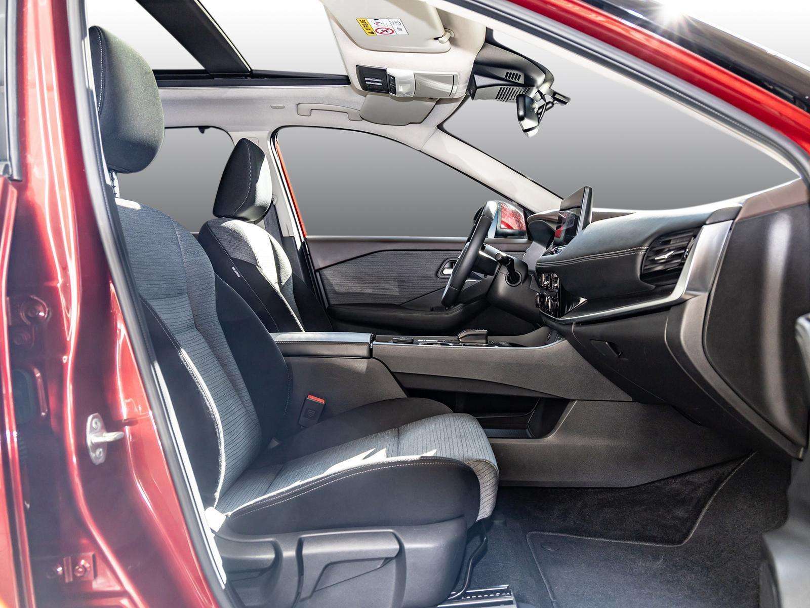 Fahrzeugbild eines Nissan X-TRAIL