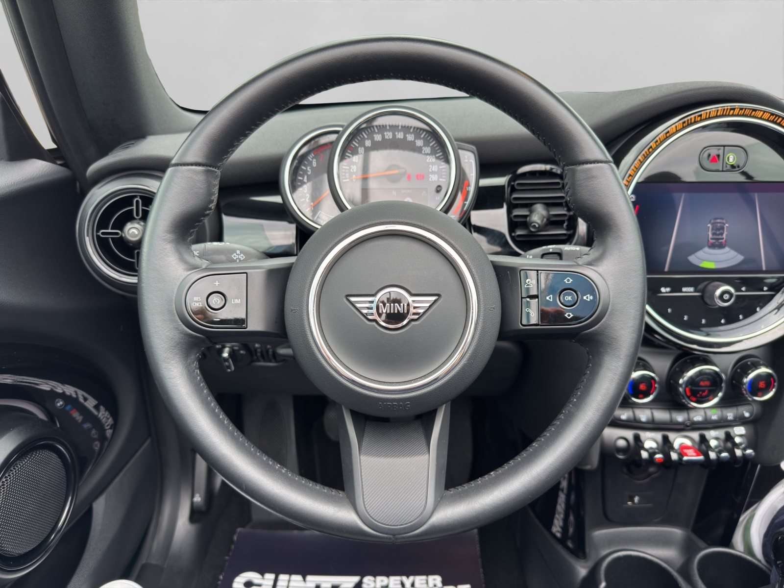 Fahrzeugbild eines MINI COOPER