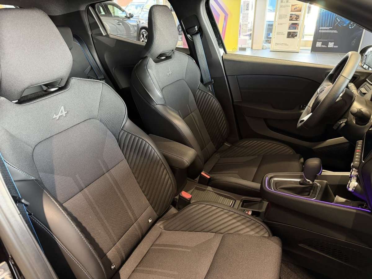 Fahrzeugbild eines Renault Clio