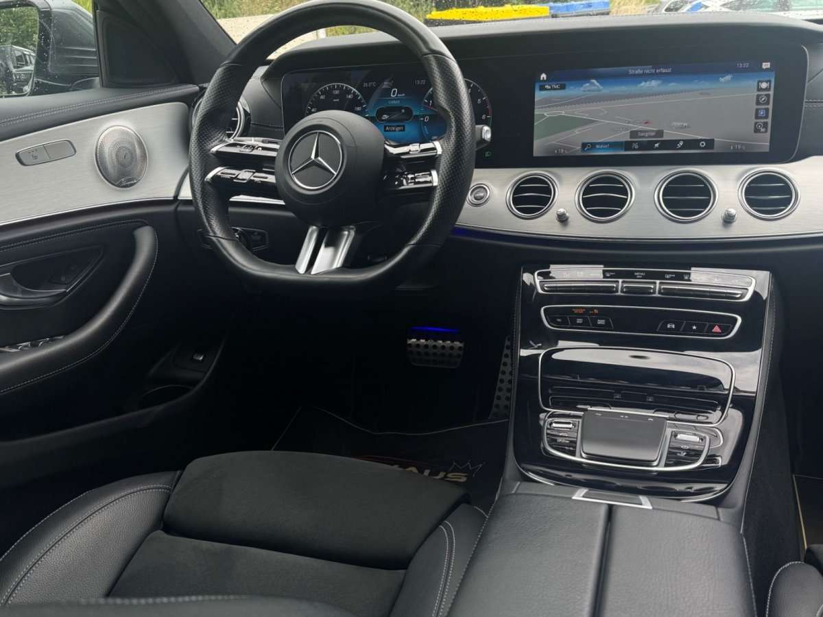 Fahrzeugbild eines Mercedes-Benz E-Klasse