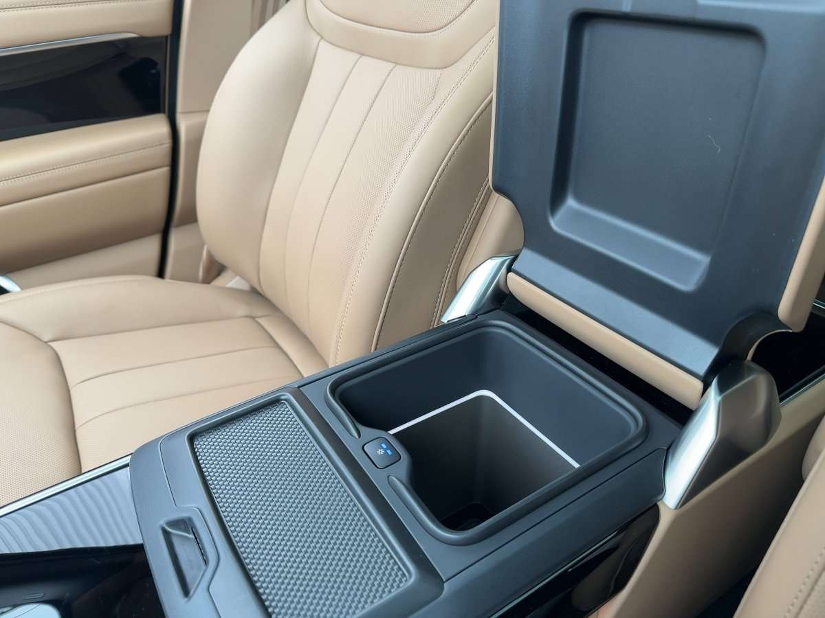 Fahrzeugbild eines Land Rover Range Rover