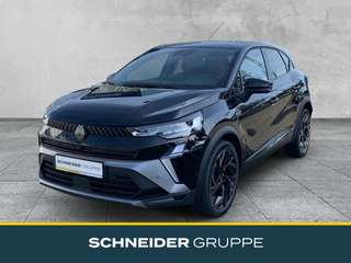 Schräge Frontansicht auf einen Renault Captur , freigestellt