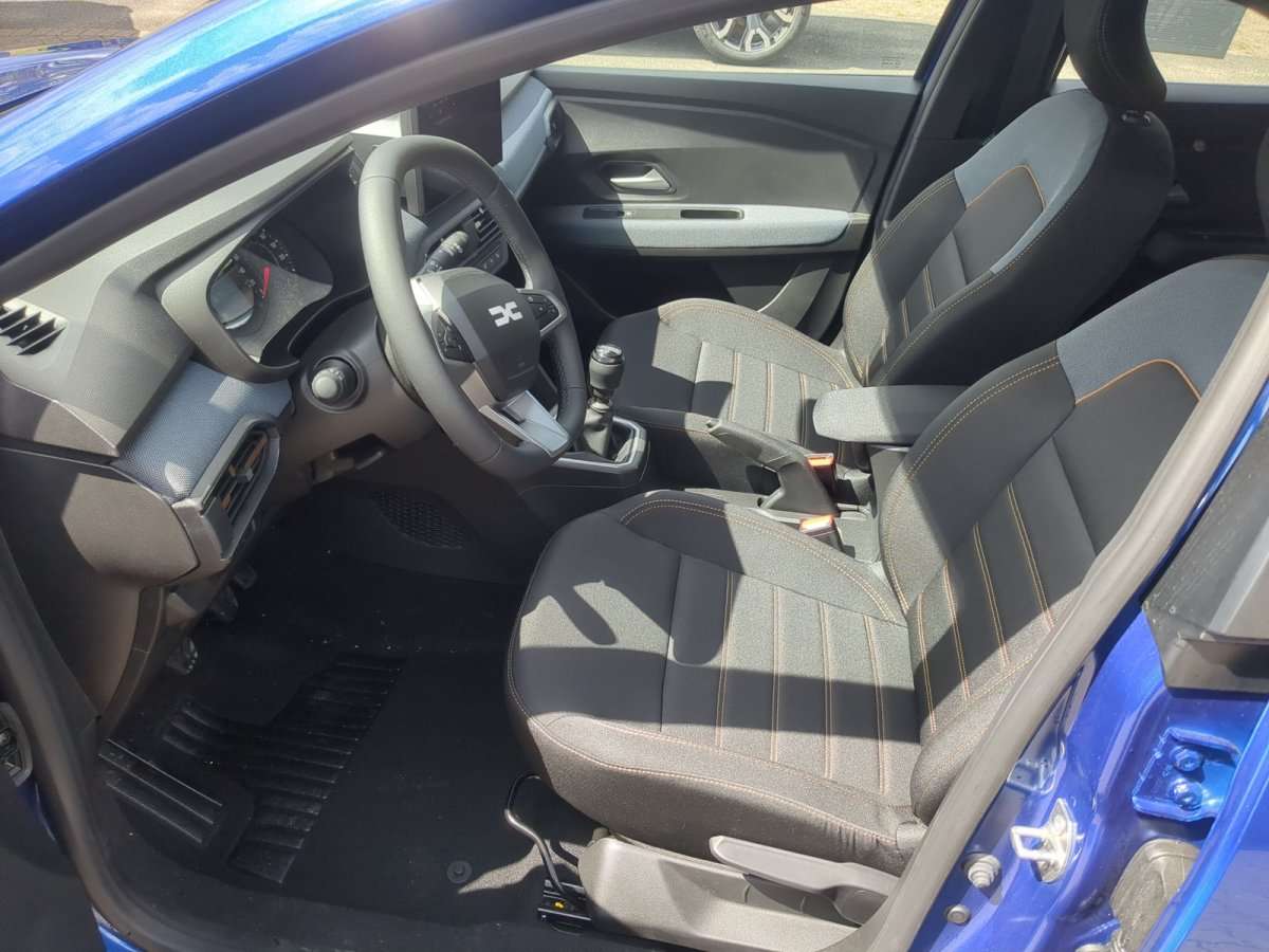 Fahrzeugbild eines Dacia Sandero