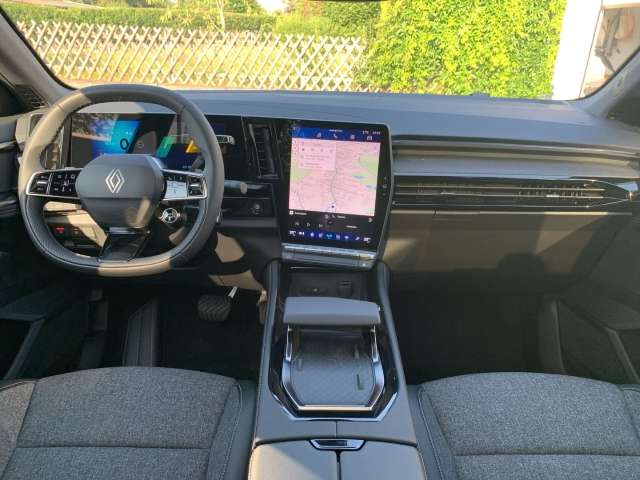 Fahrzeugbild eines Renault Rafale