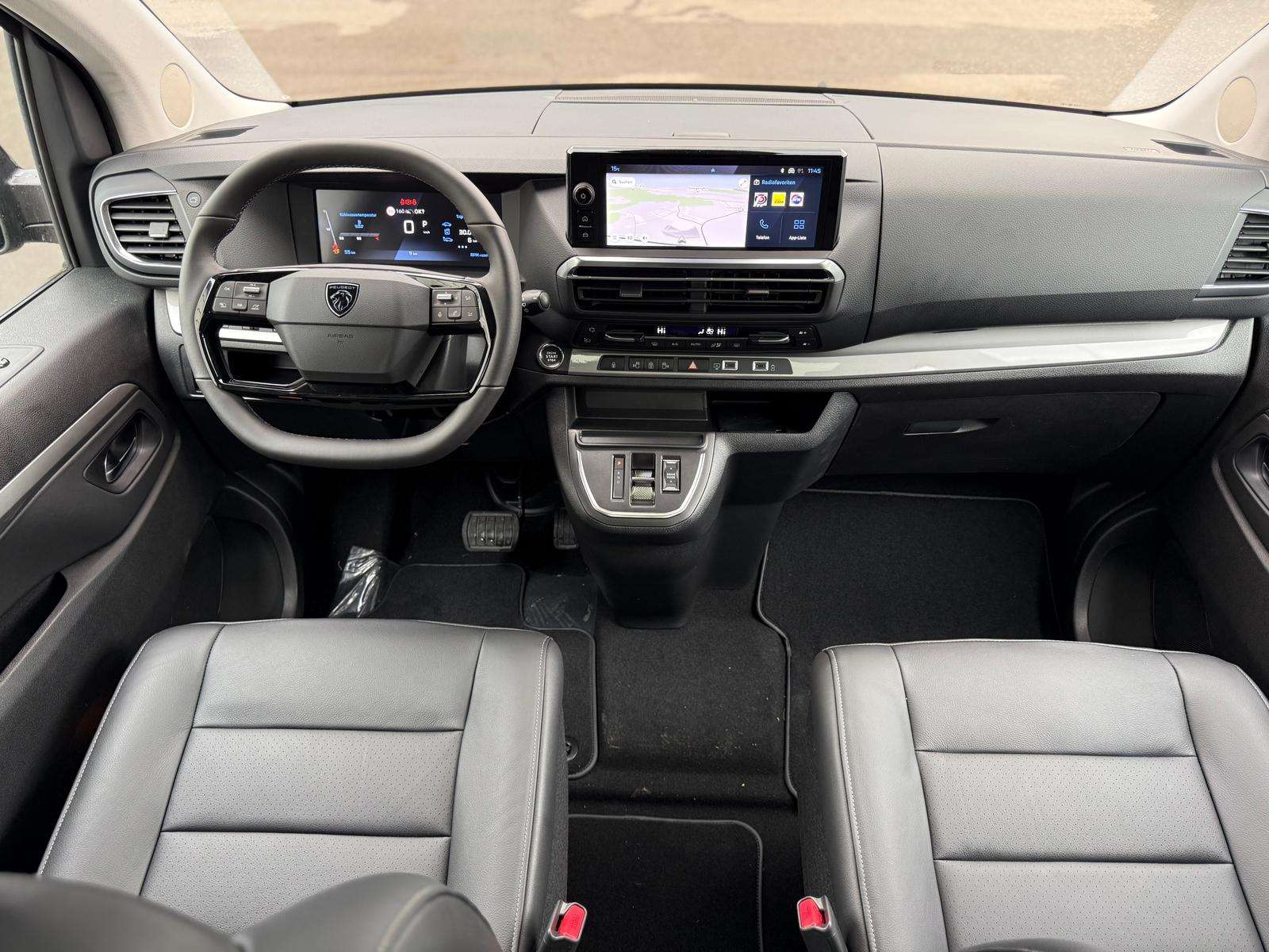 Fahrzeugbild eines Peugeot Traveller