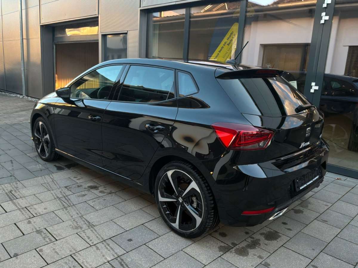 Fahrzeugbild eines SEAT Ibiza
