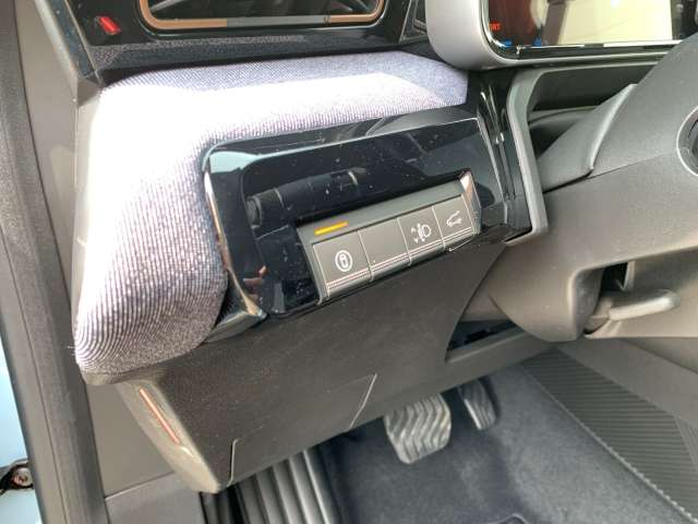 Fahrzeugbild eines Renault 4 E-TECH