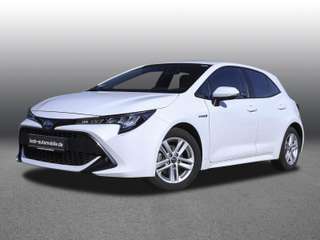 Schräge Frontansicht auf einen Toyota Corolla , freigestellt