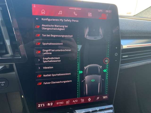 Fahrzeugbild eines Renault Scenic E-TECH