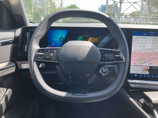 Fahrzeugbild eines Renault Rafale