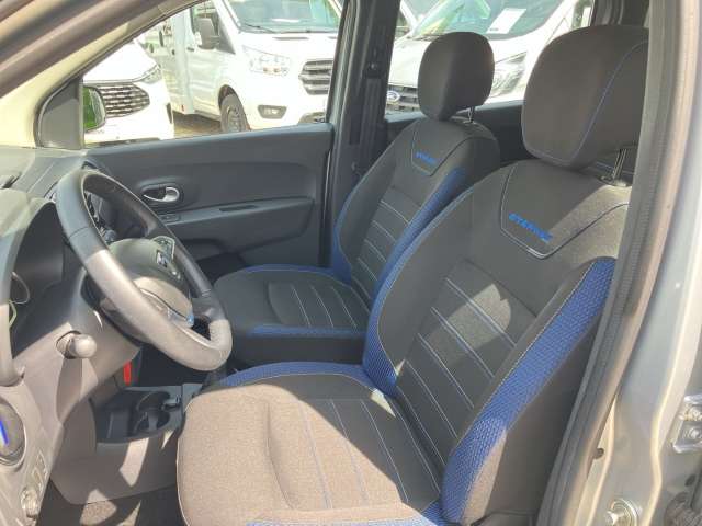 Fahrzeugbild eines Dacia Lodgy