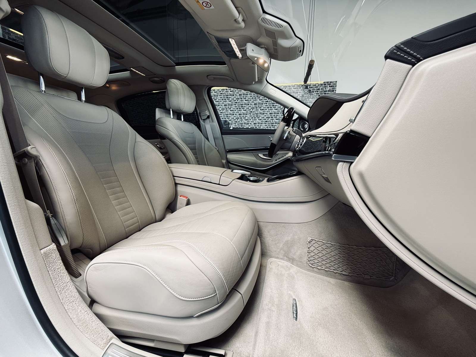 Fahrzeugbild eines Mercedes-Benz S-Klasse