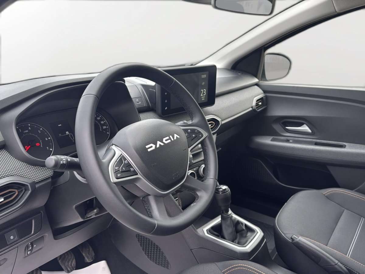 Fahrzeugbild eines Dacia Sandero