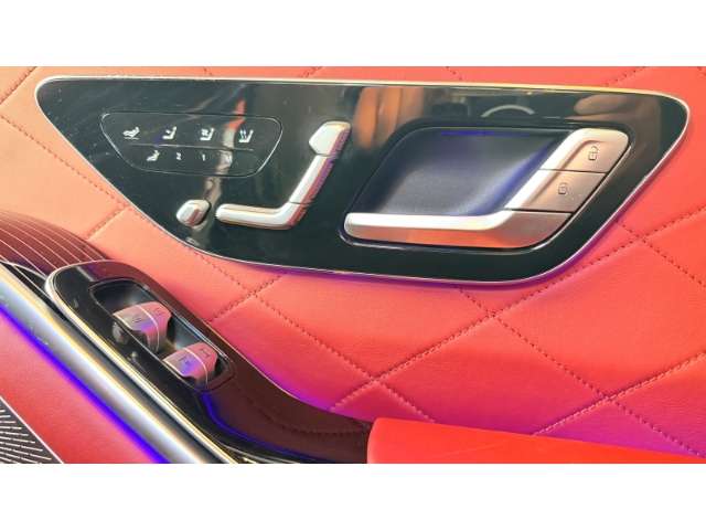 Fahrzeugbild eines Mercedes-Benz S-Klasse