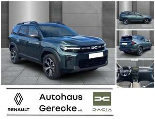 Schräge Frontansicht auf einen Dacia Bigster , freigestellt