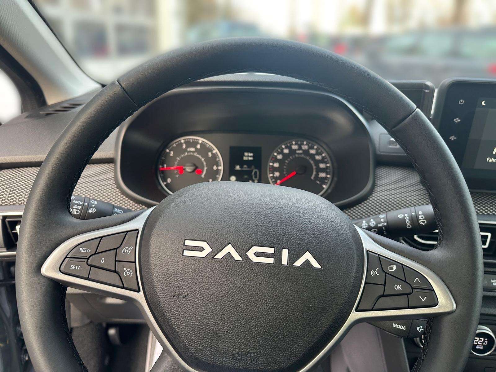 Fahrzeugbild eines Dacia Sandero