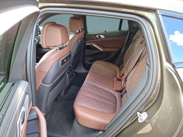 Fahrzeugbild eines BMW X6