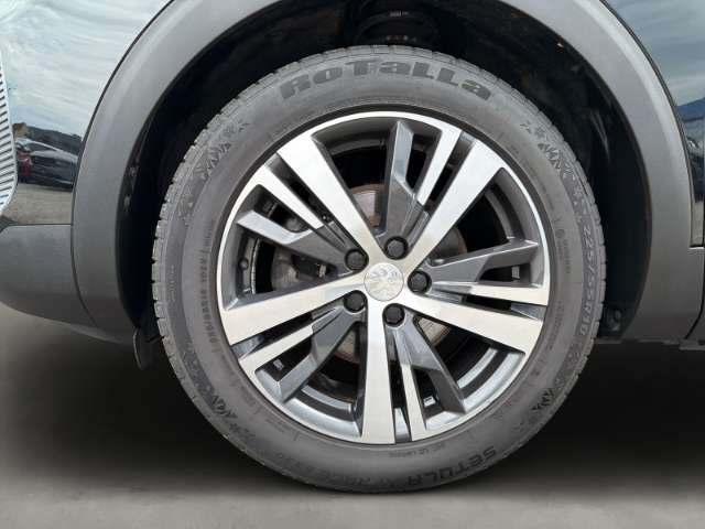 Fahrzeugbild eines Peugeot 5008