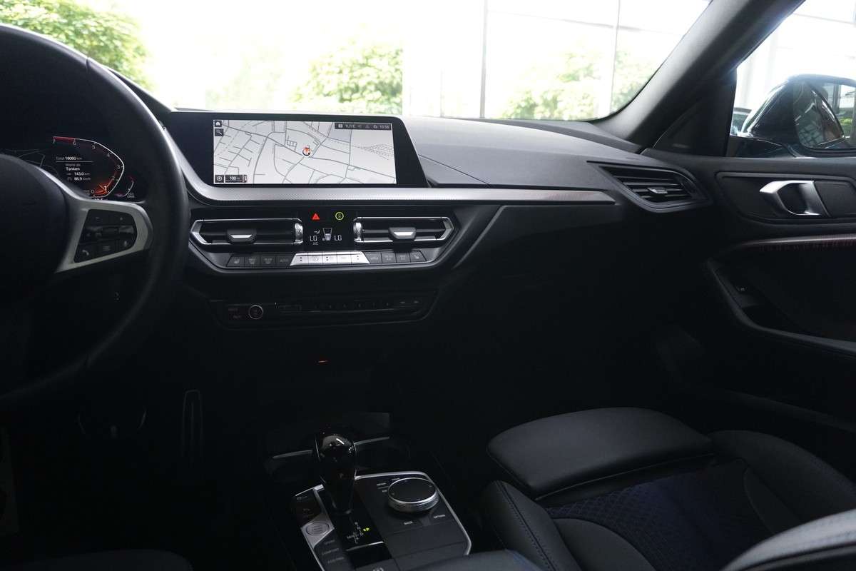 Fahrzeugbild eines BMW 2er-Reihe
