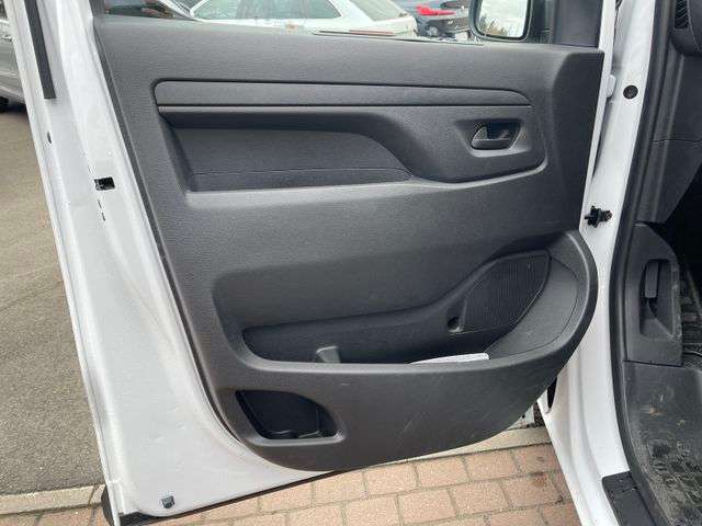 Fahrzeugbild eines Opel Vivaro
