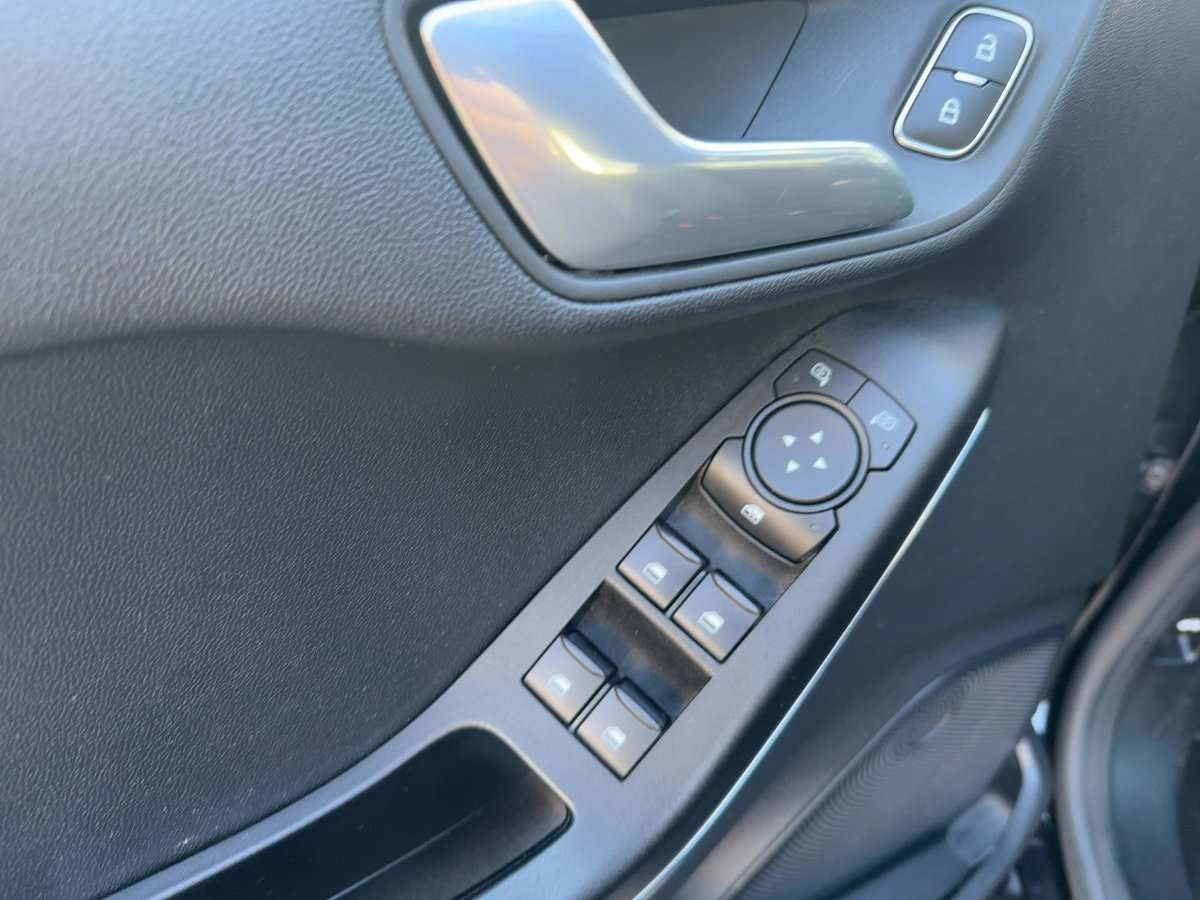 Fahrzeugbild eines Ford Fiesta