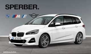 Schräge Frontansicht auf einen BMW 2er-Reihe , freigestellt