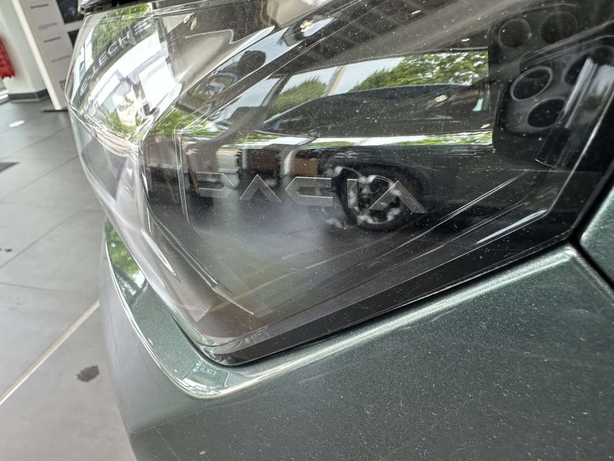 Fahrzeugbild eines Dacia Duster