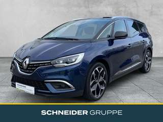 Schräge Frontansicht auf einen Renault Grand Scénic , freigestellt