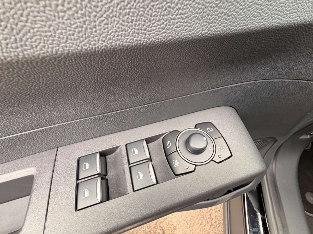 Fahrzeugbild eines Ford Tourneo Courier