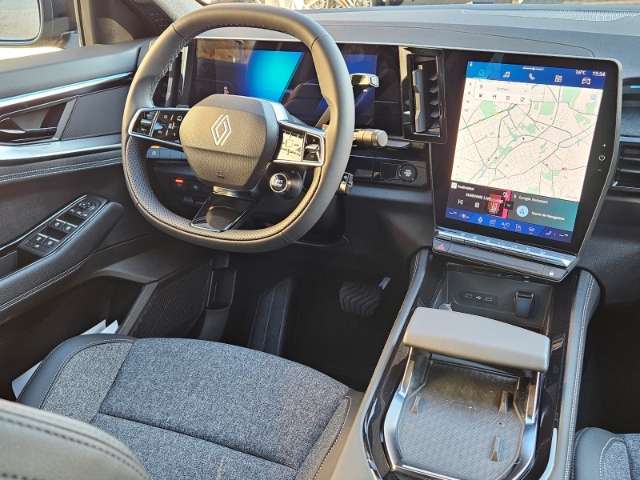 Fahrzeugbild eines Renault Rafale