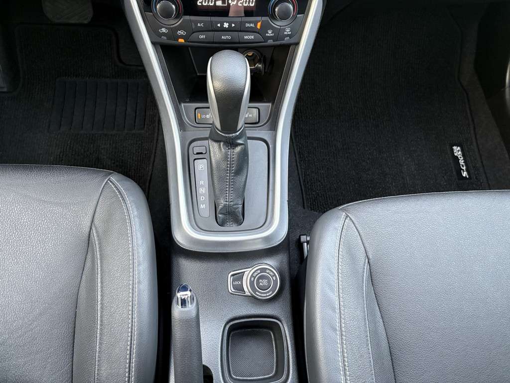 Fahrzeugbild eines Suzuki S-Cross