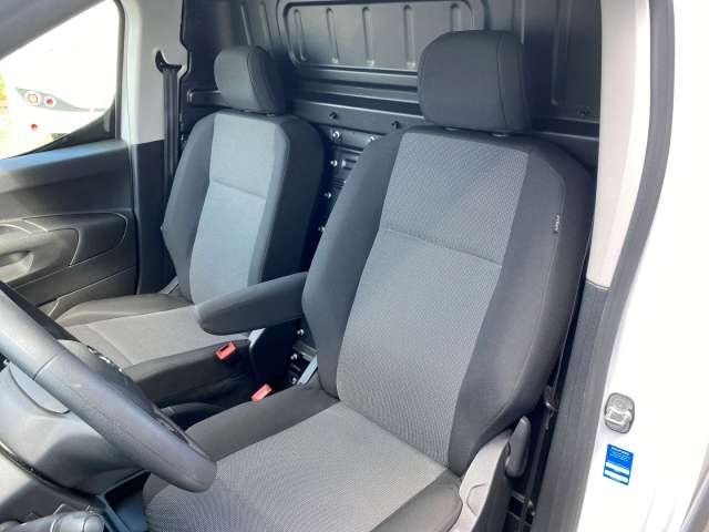 Fahrzeugbild eines Toyota Proace City