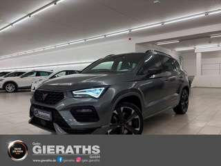Schräge Frontansicht auf einen CUPRA Ateca , freigestellt