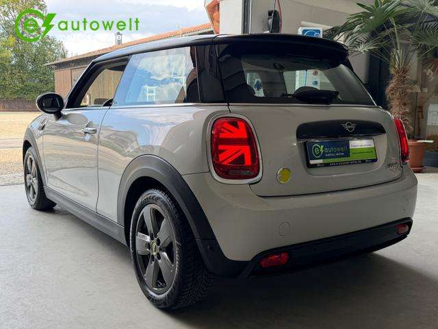 Fahrzeugbild eines MINI COOPER