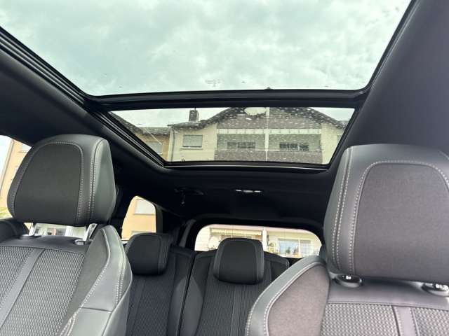 Fahrzeugbild eines Peugeot 5008