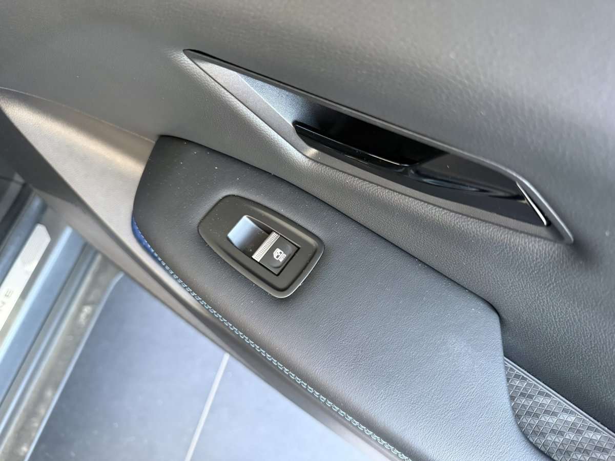 Fahrzeugbild eines Renault Scenic E-TECH