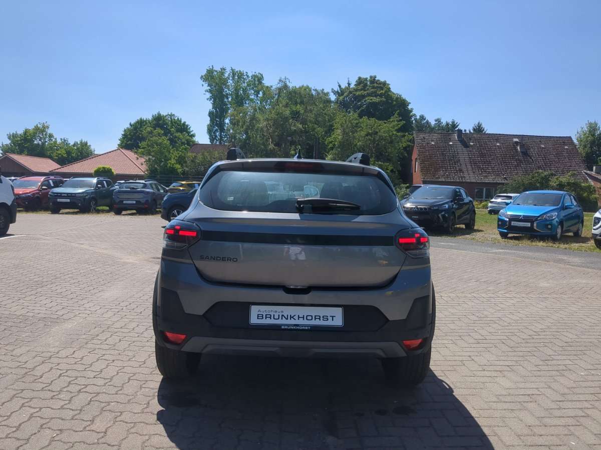 Fahrzeugbild eines Dacia Sandero