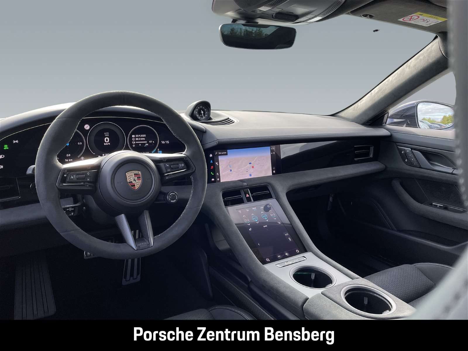 Fahrzeugbild eines Porsche Taycan