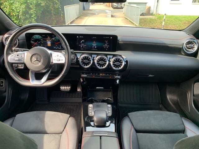 Fahrzeugbild eines Mercedes-Benz CLA