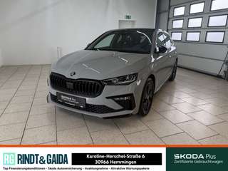 Schräge Frontansicht auf einen Skoda Scala , freigestellt