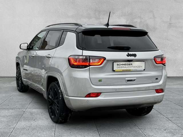 Fahrzeugbild eines Jeep Compass