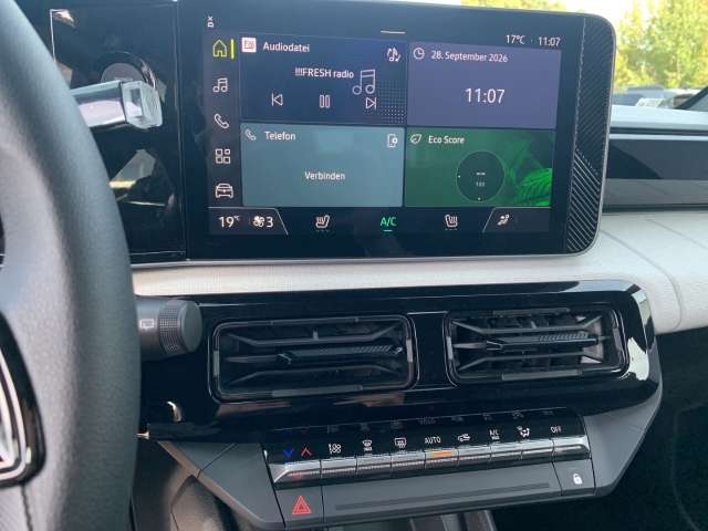Fahrzeugbild eines Renault 4 E-TECH