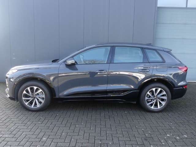 Fahrzeugbild eines Audi Q6 e-tron
