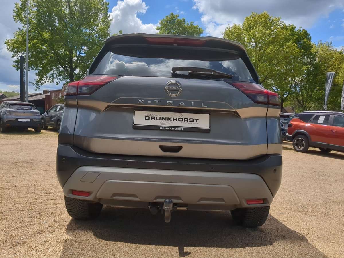 Fahrzeugbild eines Nissan X-TRAIL