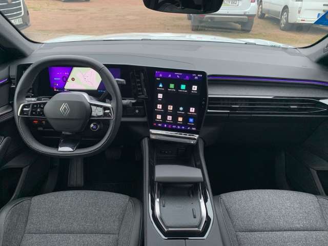 Fahrzeugbild eines Renault Rafale