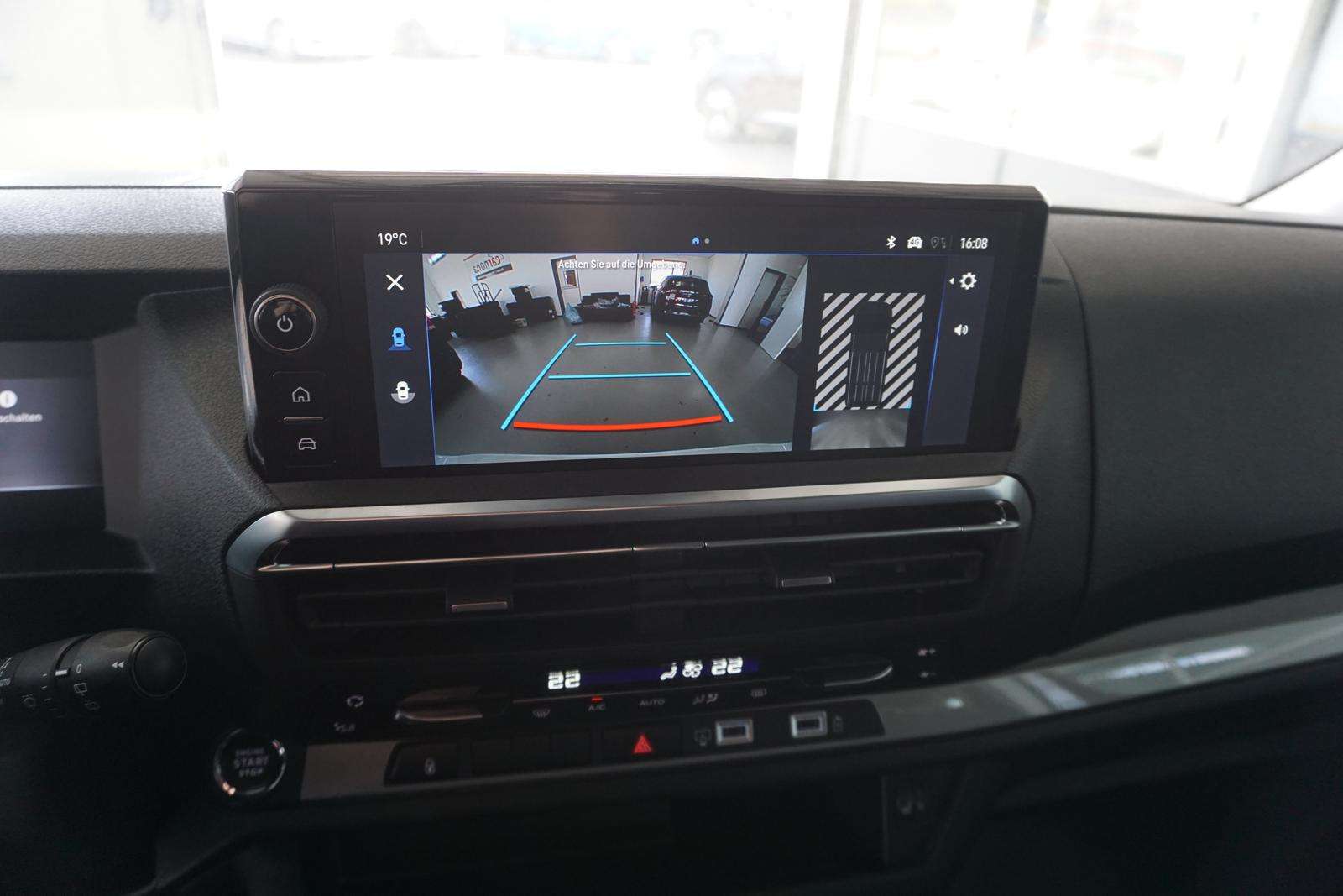 Fahrzeugbild eines Opel Zafira Life