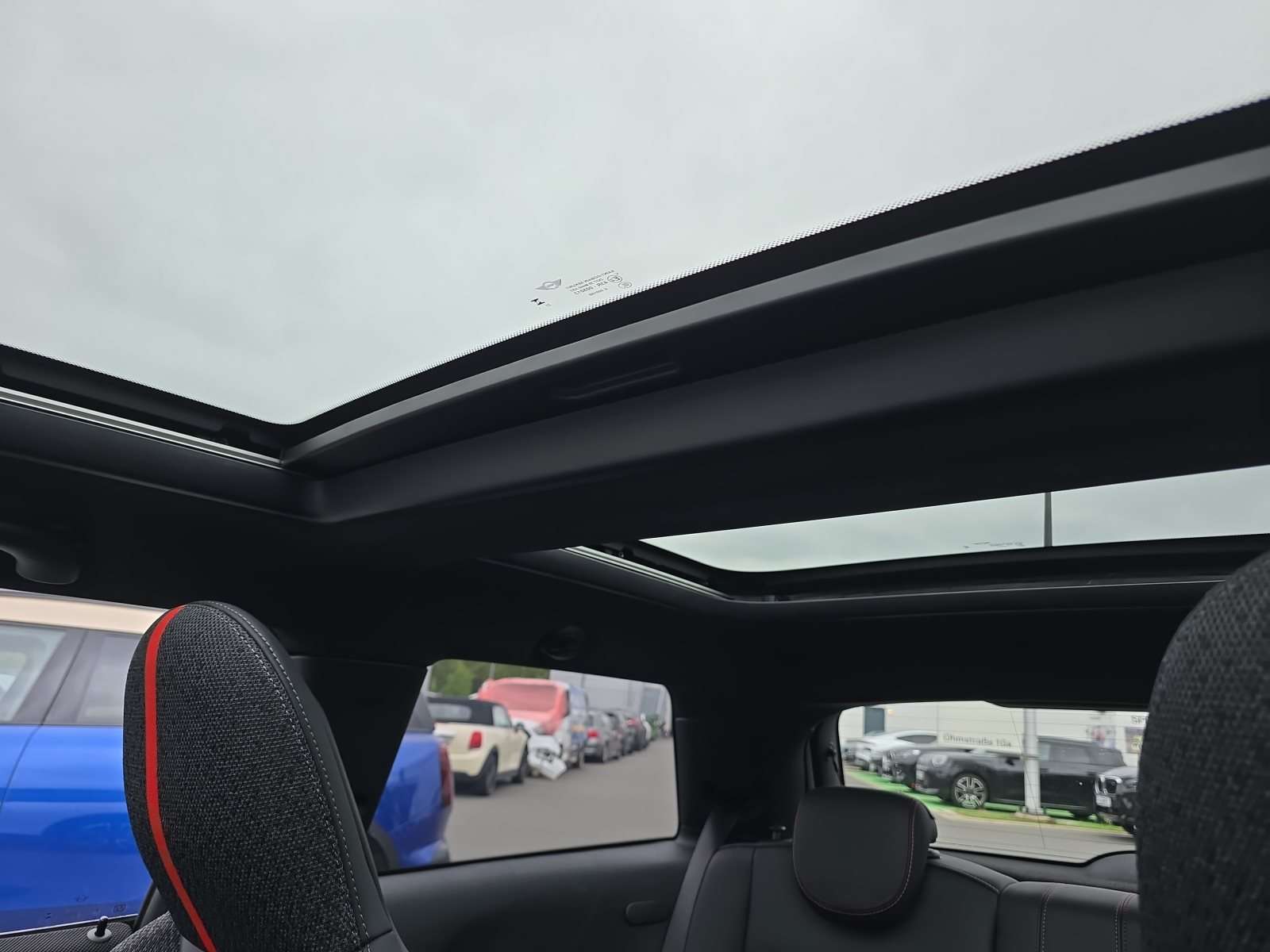 Fahrzeugbild eines MINI COOPER